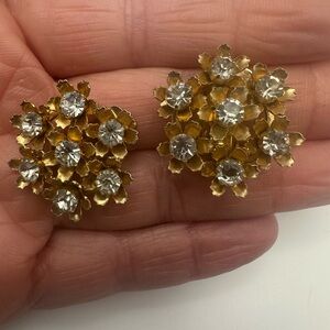 Coro Gold Tone Floral Flower Burst Snowflake Clip Rhinestone Earrings Signed Vtg